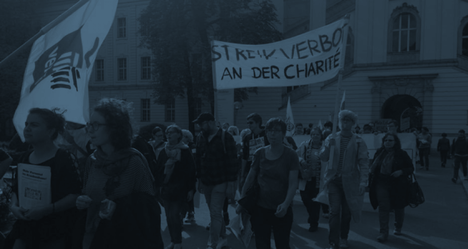 Streik an der Charité September 2017 Streikende mit Transparenten am Virchowklinikum im September 2017