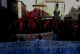 Generalstreik 18. März 2016 in Italien, Demo mit großem Transparent: Generalstreik